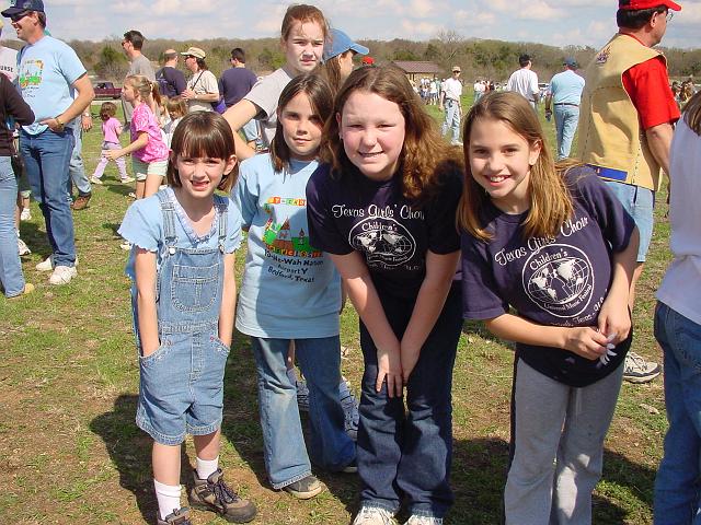 At games, Paige, Amelia, Stephanie, Jessica with Mandy in back.JPG